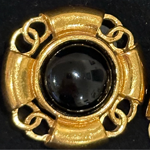 CHANEL COCO MARK CLIP ON BUTTON EARRINGS - Picture 4 of 5